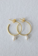 SHELL PEARL EARRING