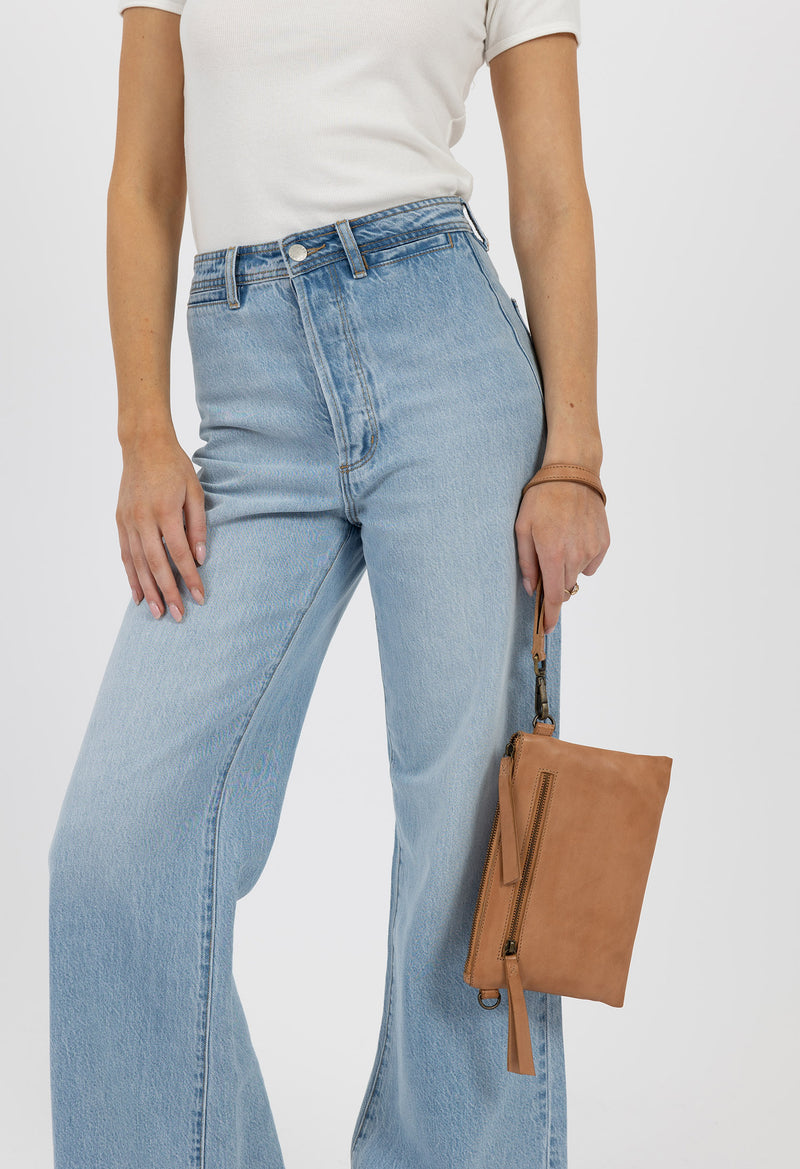 JUJU & CO MONTEREY CROSSBODY - TAN