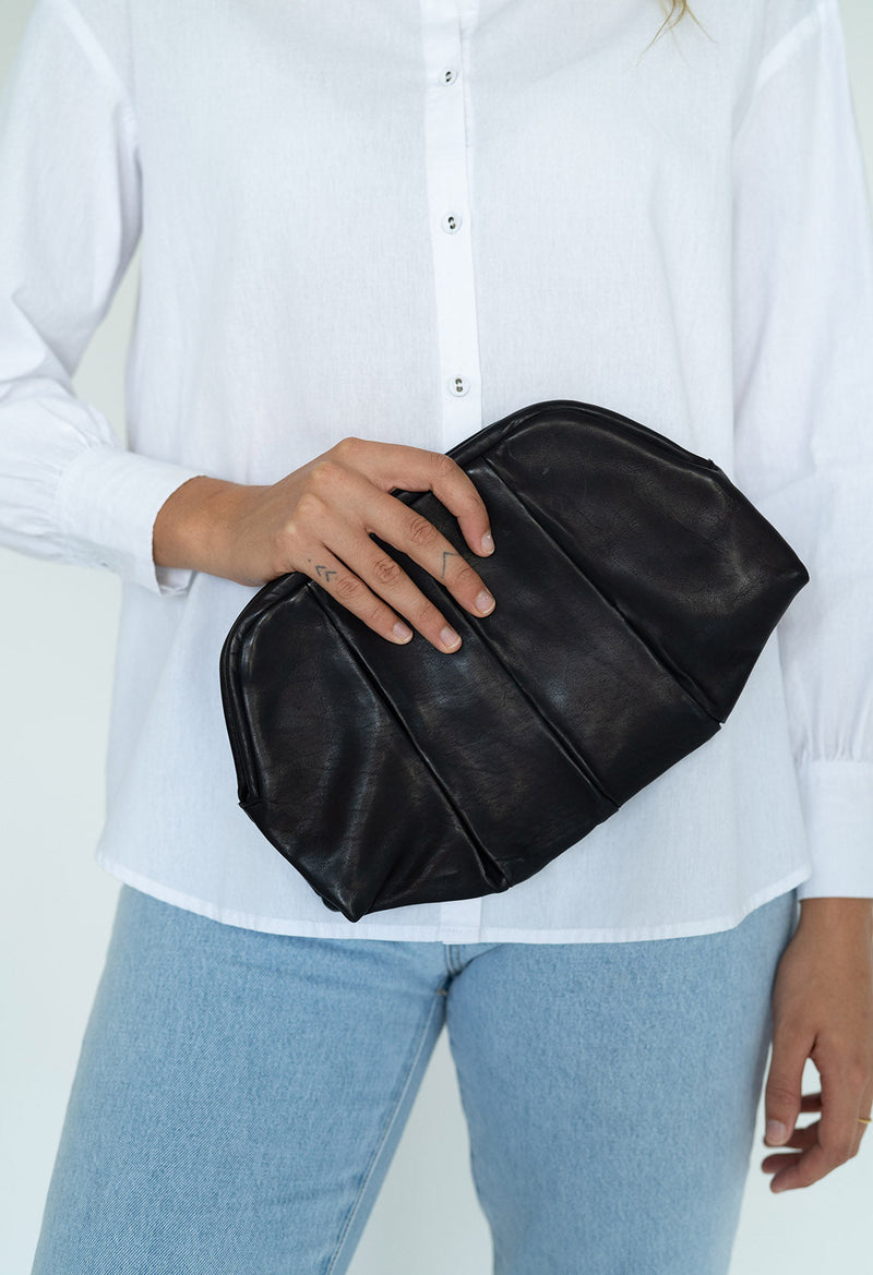 JUJU & CO PLEATED CLUTCH - BLACK